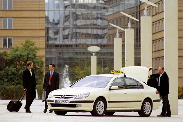 Hallo Taxi! Kraftdroschken aus aller Welt