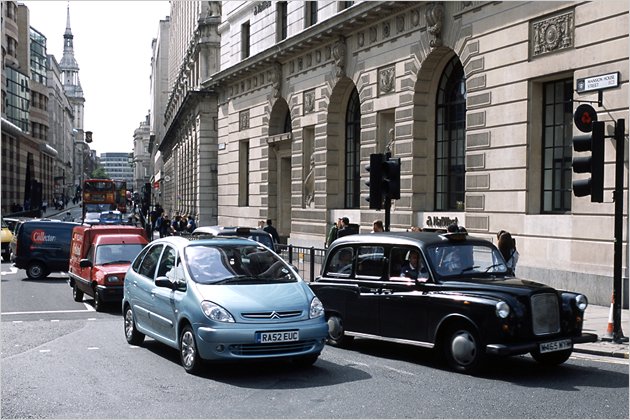 Hallo Taxi! Kraftdroschken aus aller Welt