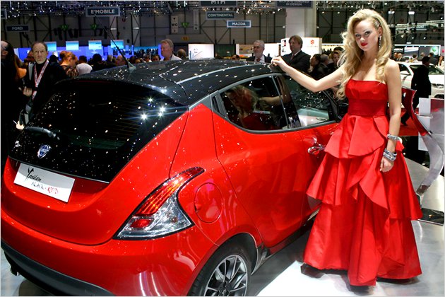 Genfer Autosalon 2012: Die heißesten Girls von der Messe