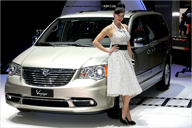 Genfer Autosalon 2012: Die heißesten Girls von der Messe