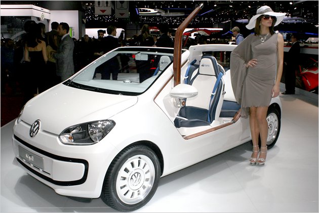 Genfer Autosalon 2012: Die heißesten Girls von der Messe