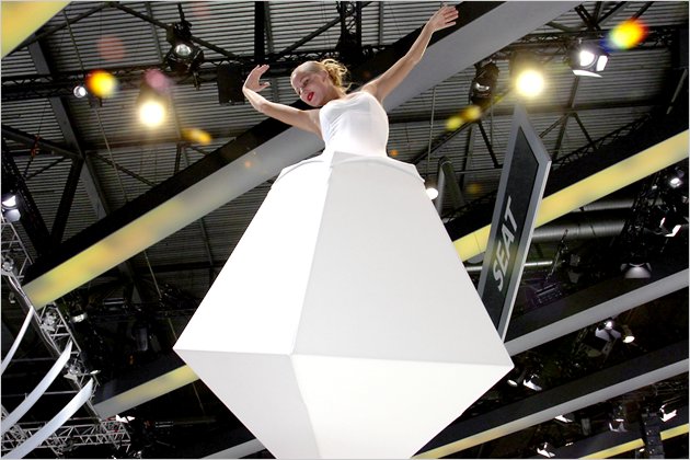 Genfer Autosalon 2012: Die heißesten Girls von der Messe