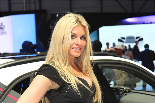 Genfer Autosalon 2012: Die heißesten Girls von der Messe