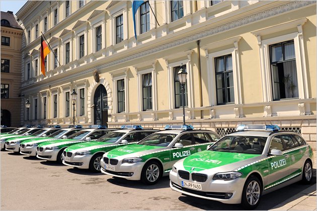 Eins, zwei, Polizei: Die schönsten Streifenwagen von gestern bis heute