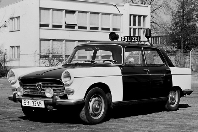 Eins, zwei, Polizei: Die schönsten Streifenwagen von gestern bis heute
