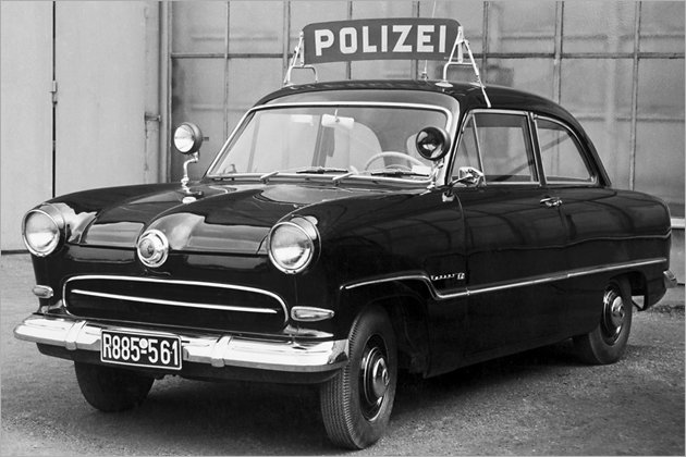 Eins, zwei, Polizei: Die schönsten Streifenwagen von gestern bis heute