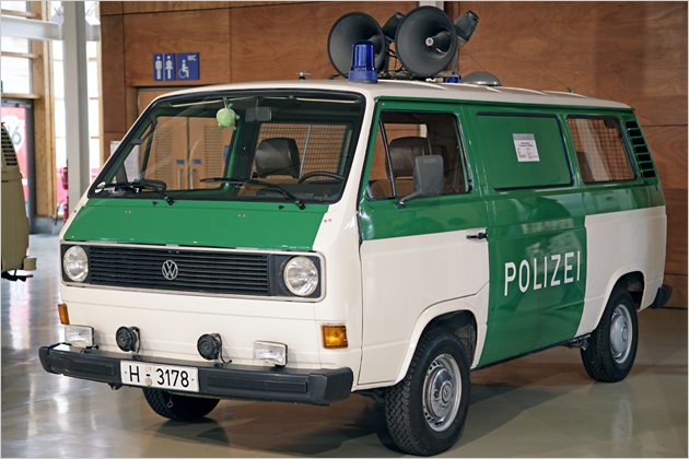 Eins, zwei, Polizei: Die schönsten Streifenwagen von gestern bis heute