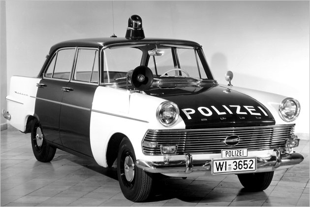 Eins, zwei, Polizei: Die schönsten Streifenwagen von gestern bis heute