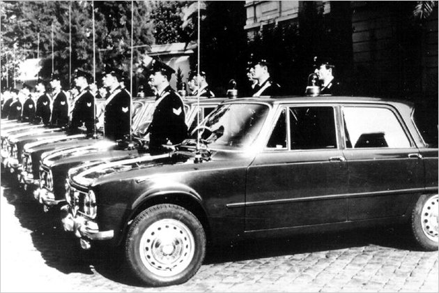 Eins, zwei, Polizei: Die schönsten Streifenwagen von gestern bis heute
