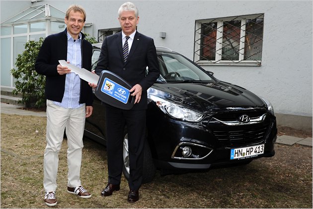 Prominente und ihre Autos: Welcher Star fährt welches Fahrzeug?