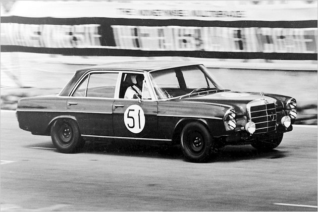 Mercedes S-Klasse: Mit dem Luxusliner durch die Jahrzehnte