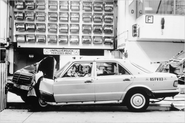 Mercedes S-Klasse: Mit dem Luxusliner durch die Jahrzehnte