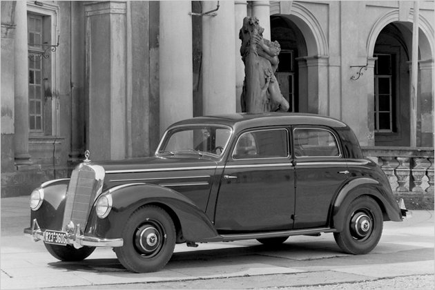 Mercedes S-Klasse: Mit dem Luxusliner durch die Jahrzehnte