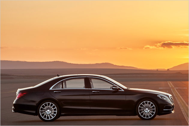 Mercedes S-Klasse: Mit dem Luxusliner durch die Jahrzehnte