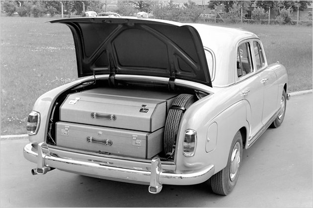Mercedes S-Klasse: Mit dem Luxusliner durch die Jahrzehnte