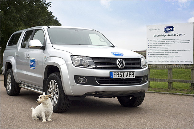 Aprilscherze der Hersteller 2014: Mini Tee-Cooper, Pelz-Yeti, Selfie-Swift