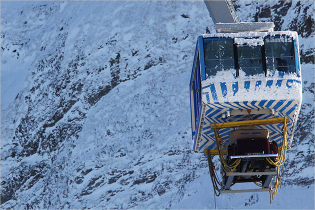 Schweben per Heli, Seilbahn oder Hochseil: Autos müssen nicht immer am Asphalt kleben