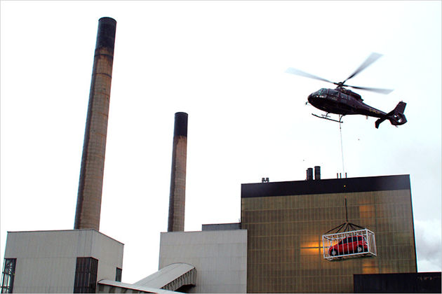 Schweben per Heli, Seilbahn oder Hochseil: Autos müssen nicht immer am Asphalt kleben