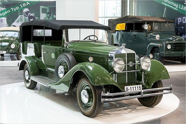 Razzia! Historische Polizeiautos im Audi-Museum als Bildergalerie