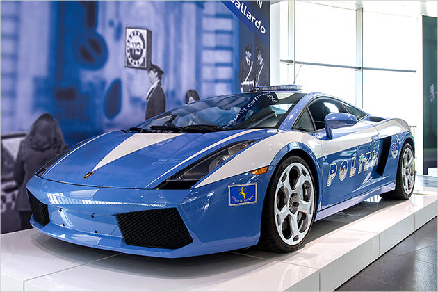 Razzia! Historische Polizeiautos im Audi-Museum als Bildergalerie