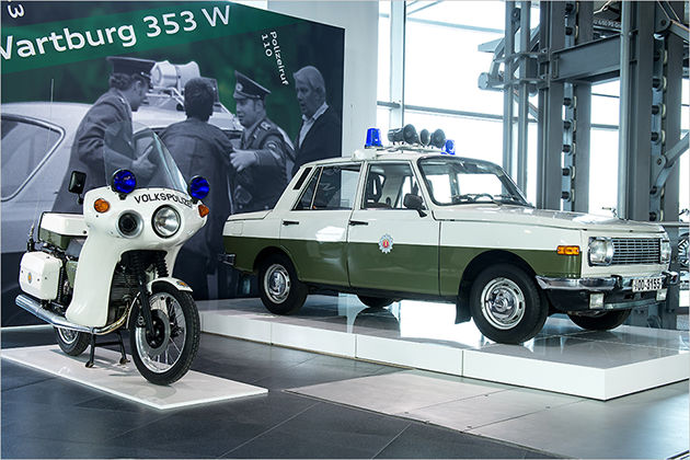 Razzia! Historische Polizeiautos im Audi-Museum als Bildergalerie
