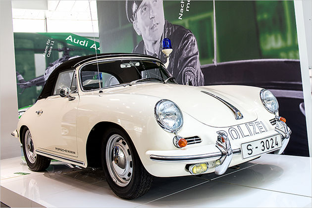 Razzia! Historische Polizeiautos im Audi-Museum als Bildergalerie