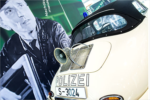Razzia! Historische Polizeiautos im Audi-Museum als Bildergalerie