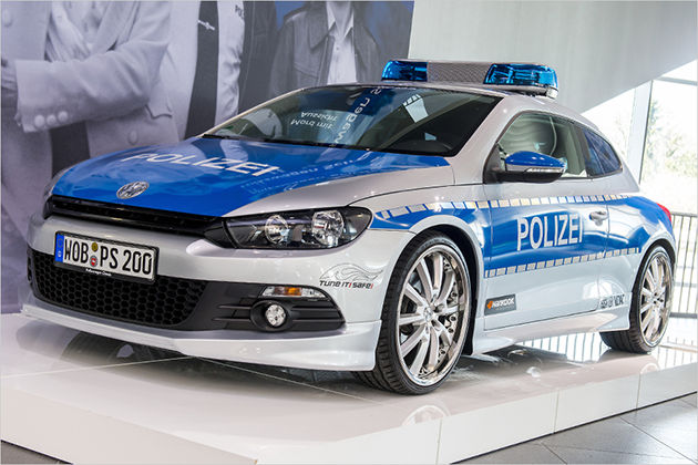 Razzia! Historische Polizeiautos im Audi-Museum als Bildergalerie