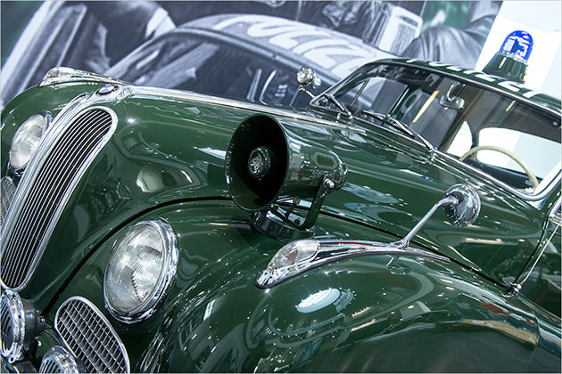 Razzia! Historische Polizeiautos im Audi-Museum als Bildergalerie
