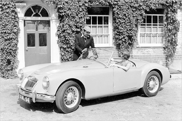 Die schönsten englischen Autos aller Zeiten in einer Galerie