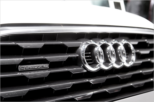 Audi Q2 auf dem Genfer Autosalon 2016: Sitzprobe im kleinsten Q
