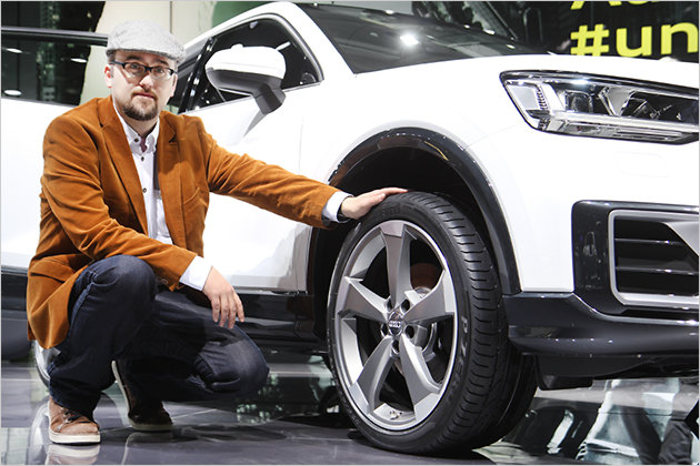 Audi Q2 auf dem Genfer Autosalon 2016: Sitzprobe im kleinsten Q