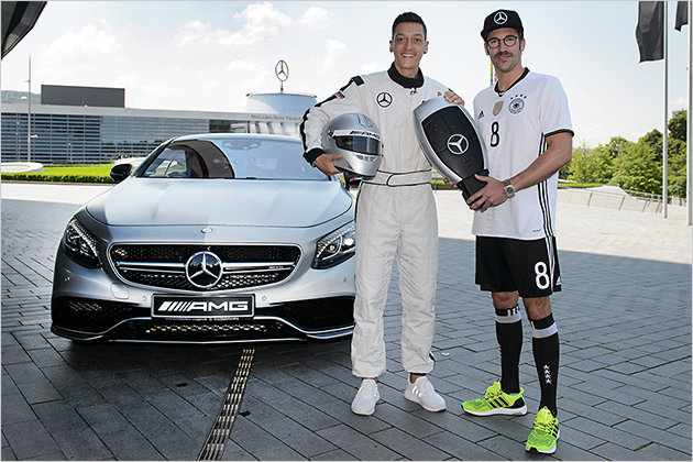 Prominenz am Benz: Die Stars und ihre Autos