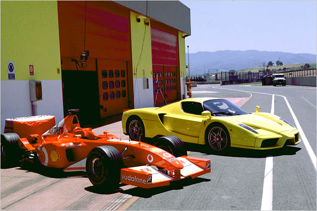 Serienautos mit Formel-1-Technik im Überblick