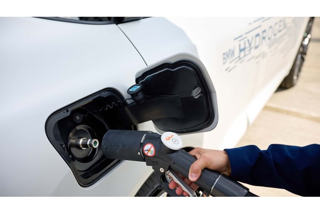 BMW iX5 Hydrogen 2026