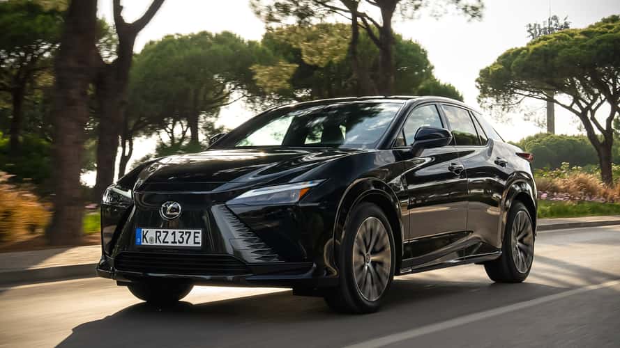 Lexus RZ 500e (2025) im Test