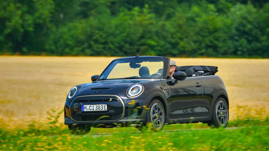 Mini Cooper SE Cabrio (2023) im Test