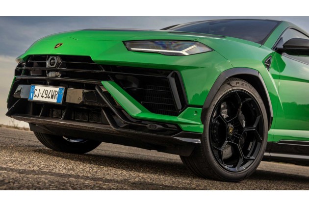 2023 Lamborghini Urus Performante