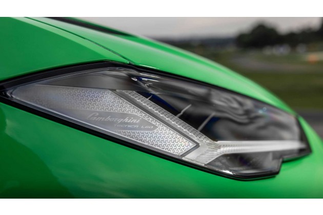 2023 Lamborghini Urus Performante