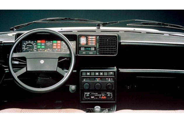 Lancia Prisma 1986 Interni
