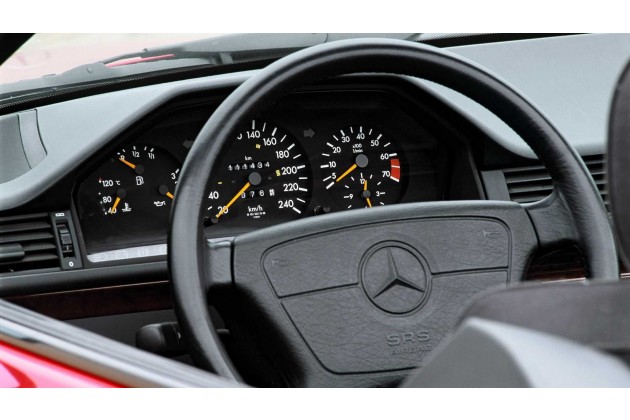 Mercedes Benz Cabriolets der Baureihe 124 haben 1991 Premiere