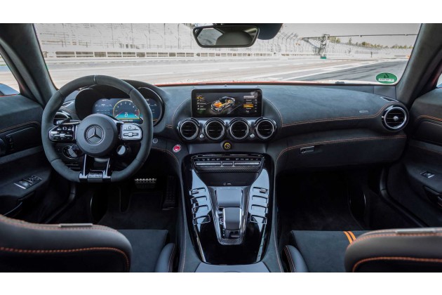 Mercedes AMG GT Black Series 2020 la prova su strada
