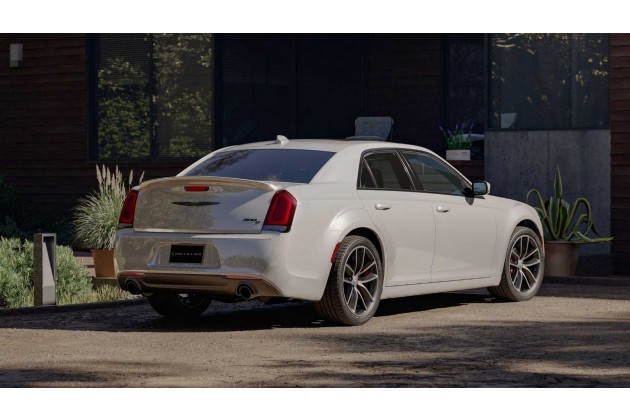 2023 Chrysler 300C Rear View