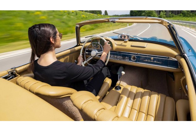 2022 Mercedes AMG SL Interior