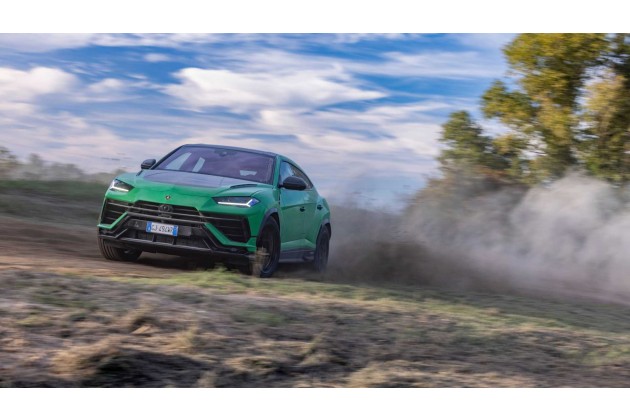 2023 Lamborghini Urus Performante