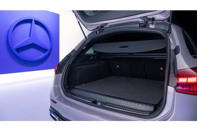 Mercedes Classe C restyling gli interni E il bagagliaio