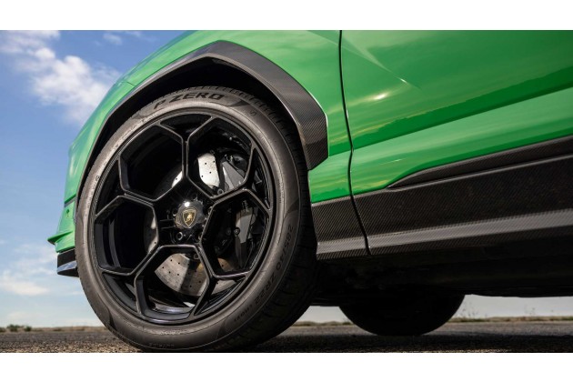2023 Lamborghini Urus Performante