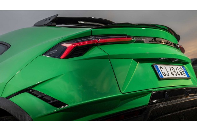 2023 Lamborghini Urus Performante