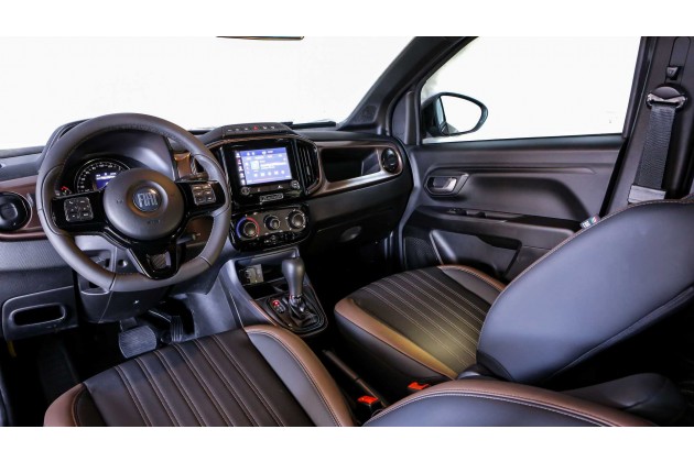 Interior da Fiat Strada Ranch 1.3 CVT 2022