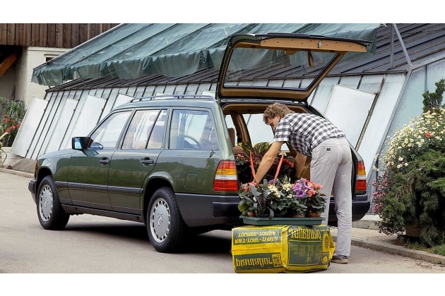 Vor 35 Jahren das T Modell der Mercedes Baureihe 124 hat Premiere